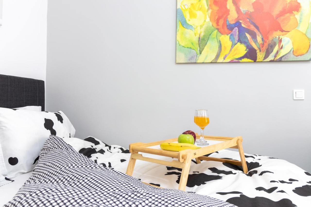 C3 Modern Spartan Apartment Bagian luar foto