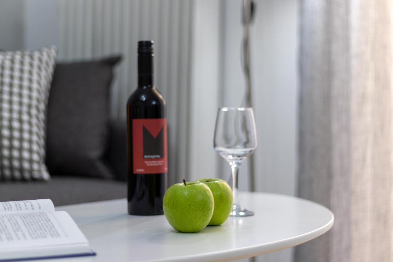 C3 Modern Spartan Apartment Bagian luar foto