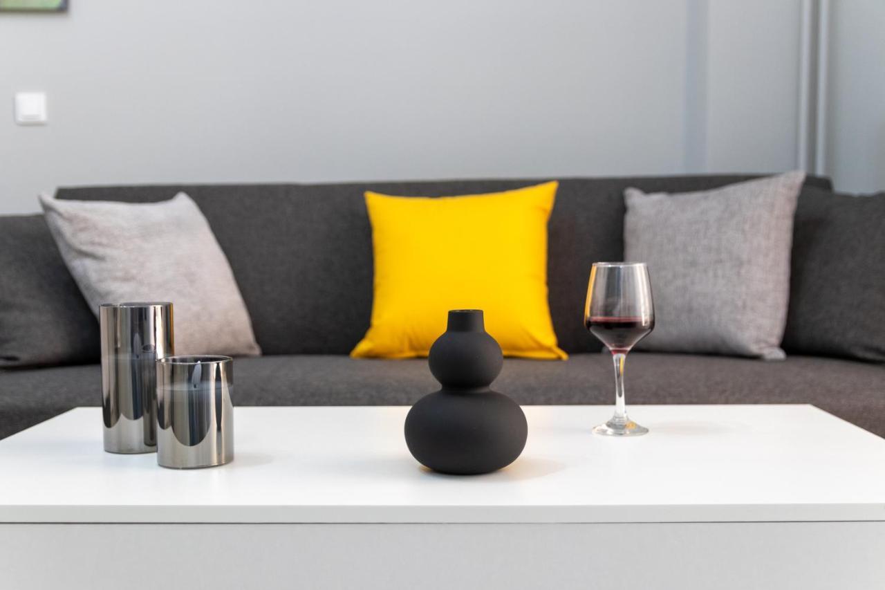 C3 Modern Spartan Apartment Bagian luar foto